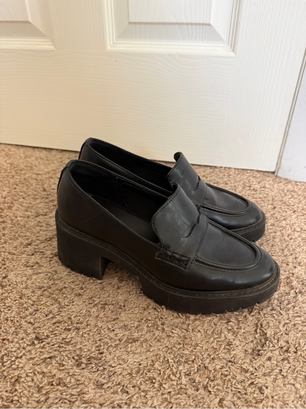 Universal Thread Black Chunky Platform Loafers